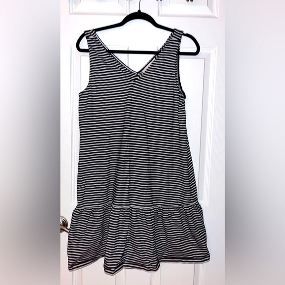 LOFT Dresses & Skirts - LOFT Women’s Black and White Striped Casual Dress